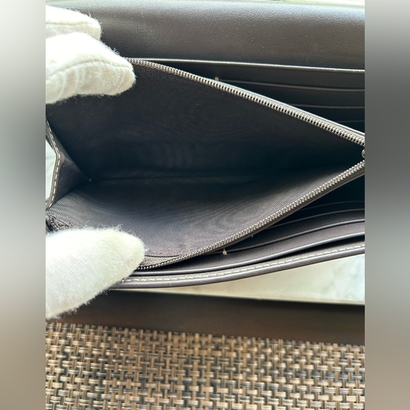 Gucci Long Wallet w/GG Heart Logo - Picture 11 of 16